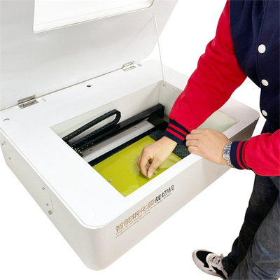 Custom Mobile Sticker Laser Cutting for Paper Leather Water Cooling Weihong Control Automatic Laser Cutting Plotter