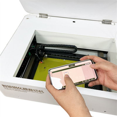 DAQIN Mobile Tempered Glass Screen Protector Laser Cutting Machine With Cutting Precision 0.01mm