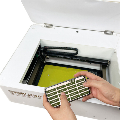 DAQIN Mobile Tempered Glass Screen Protector Laser Cutting Machine With Cutting Precision 0.01mm